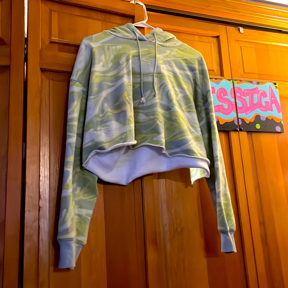 cropped hoodie